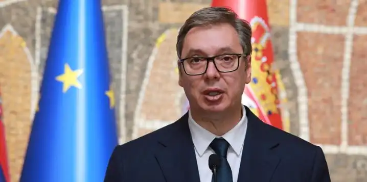 “Serbia drejt luftës civile”/ Analistët në Kosovë: Situata drejt anarkisë, Vuçiç manipulon me deklarata