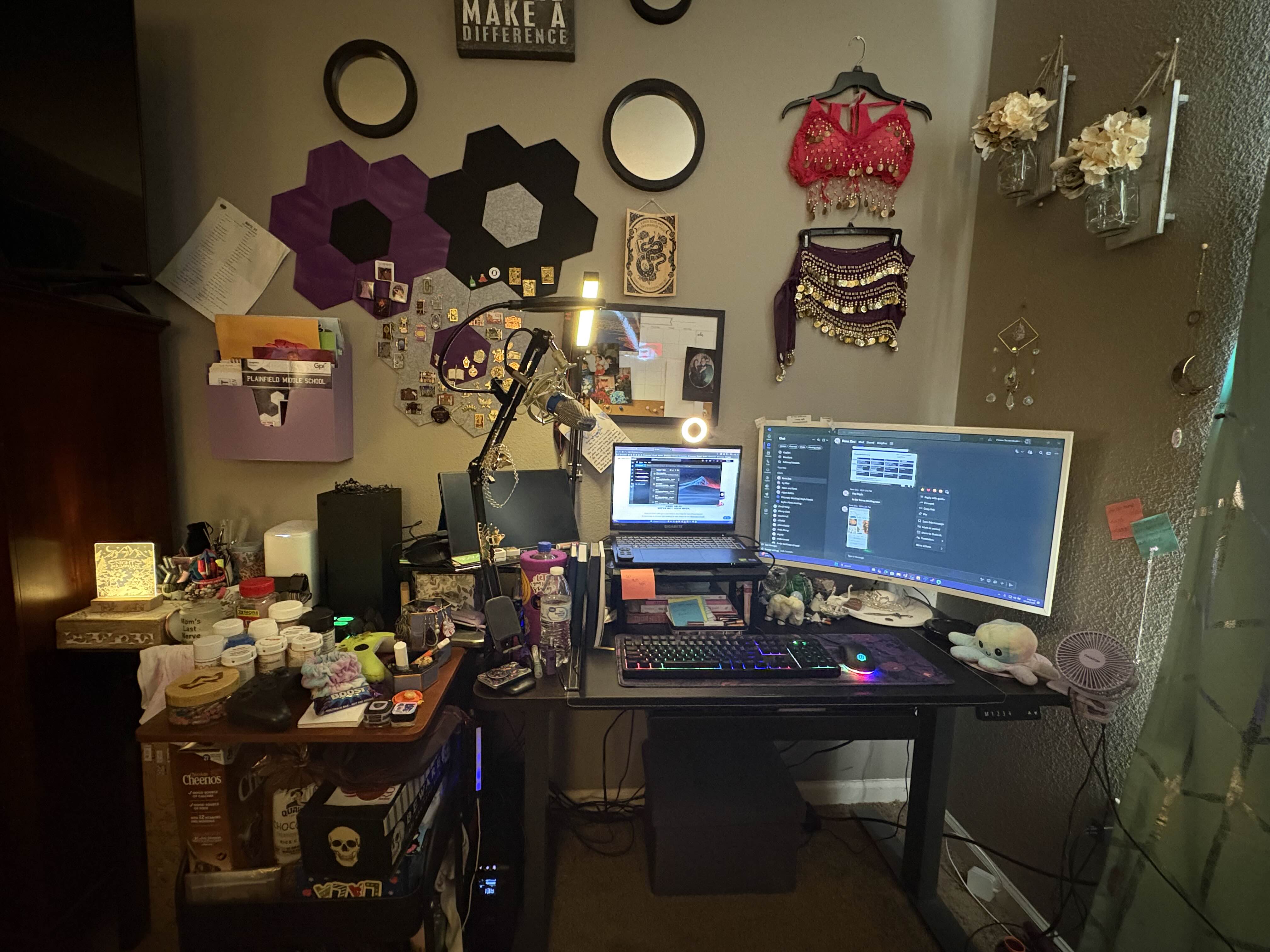 Share Your Setups: Desk Tours & Battlestations - Image 1