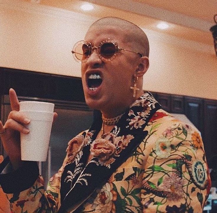 Bad Bunny [2016] (RVC V2, RMVPE, OG PRETRAIN) (380 Epochs)