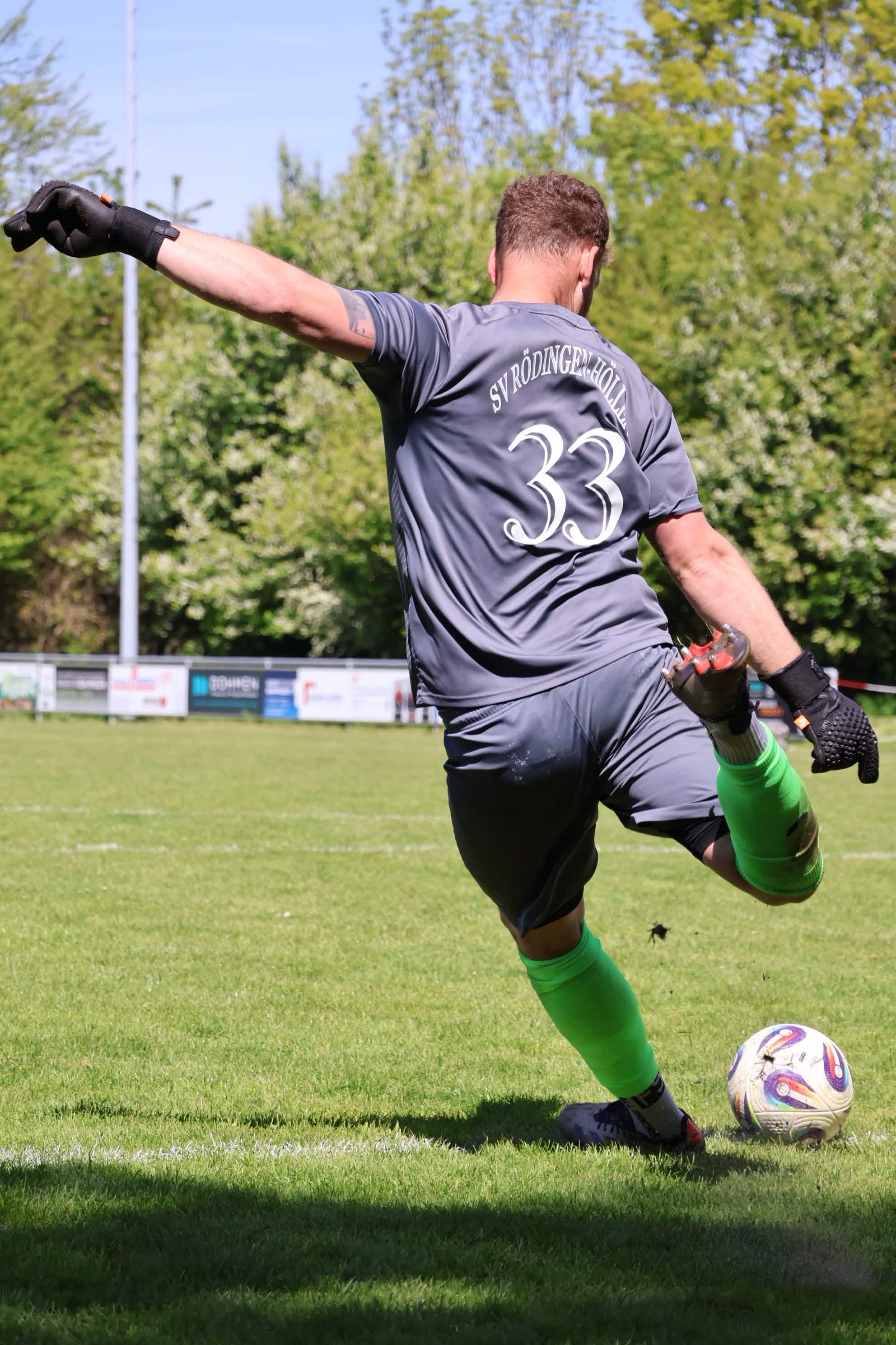 Fußballspiel auf dem Rasen
