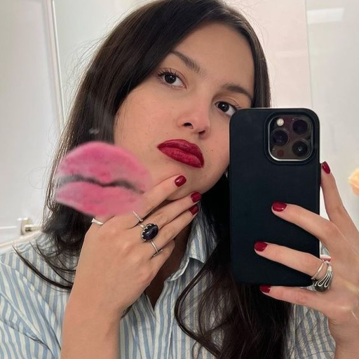Olivia Rodrigo Sampling Beyond the Charts: The Creator Economy and Fandom Dynamics