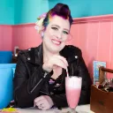 thevioletbombshell