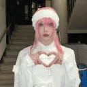 demureee
