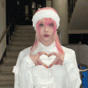 demureee