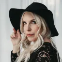 authorlaurajohn