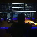 ly82