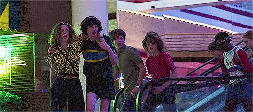 🔦𝐒𝐭𝐫𝐚𝐧𝐠𝐞𝐫 𝐓𝐡𝐢𝐧𝐠𝐬 | 𝐖𝐞𝐥𝐜𝐨𝐦𝐞 𝐭𝐨 𝐔𝐩𝐬𝐢𝐝𝐞 𝐃𝐨𝐰𝐧🚲 Discord server banner