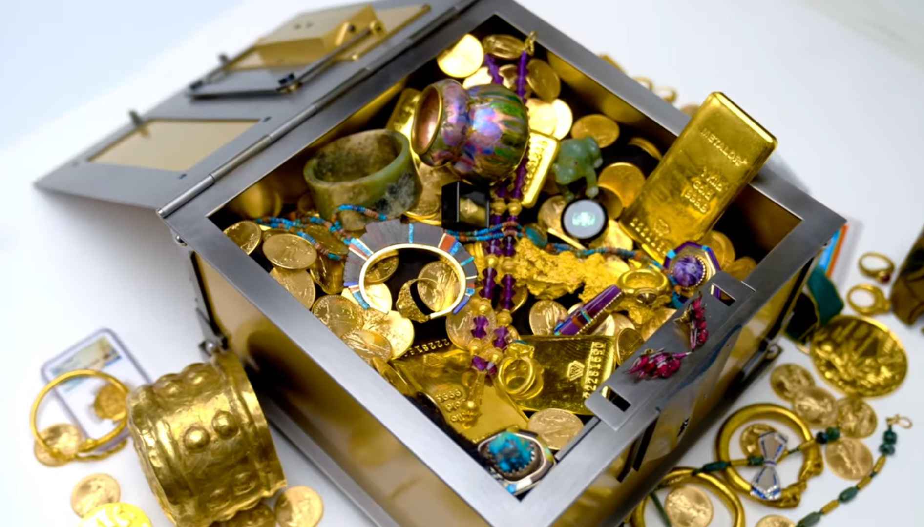 Discovery splash banner for MW Treasures, Puzzles, and Games Discord server