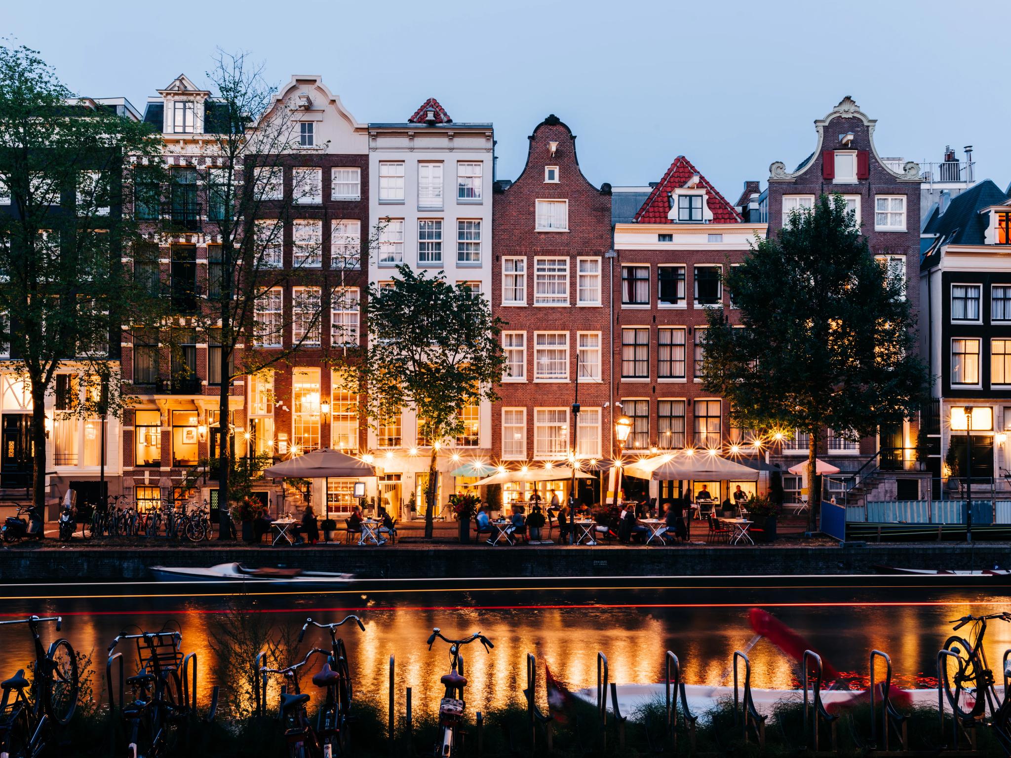 Discovery splash banner for r/StudyInTheNetherlands Discord server