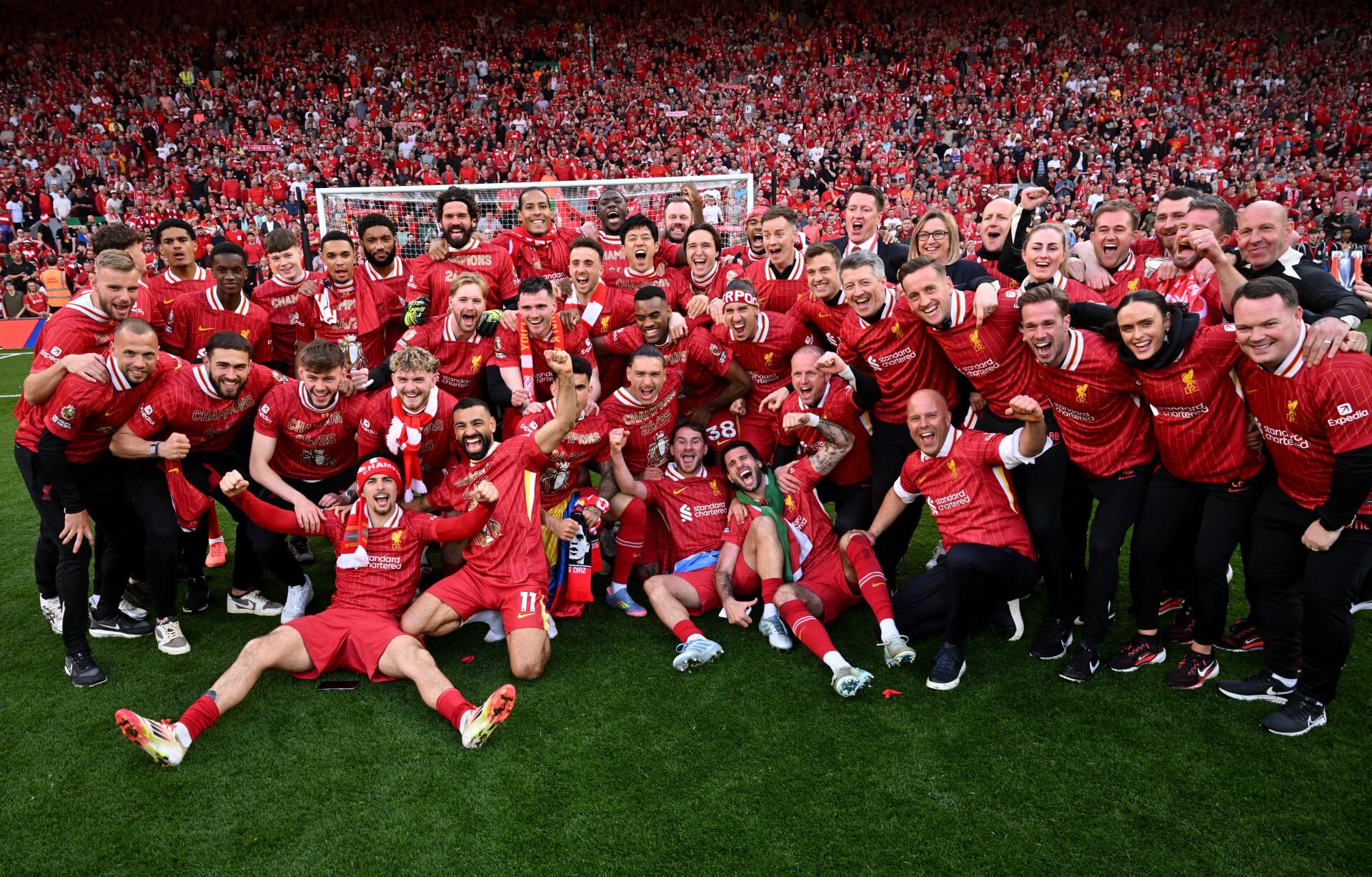 Discovery splash banner for Liverpool Fan Club Discord server