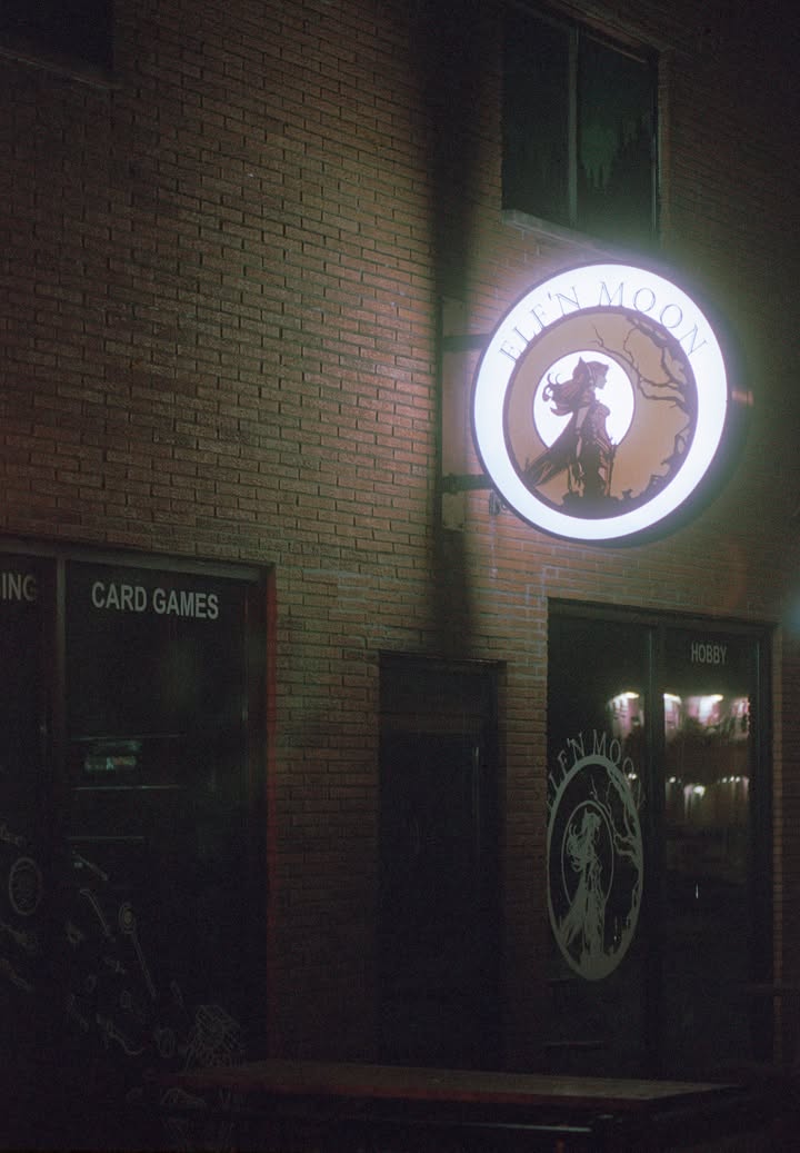 Discovery splash banner for Elf N Moon Discord server