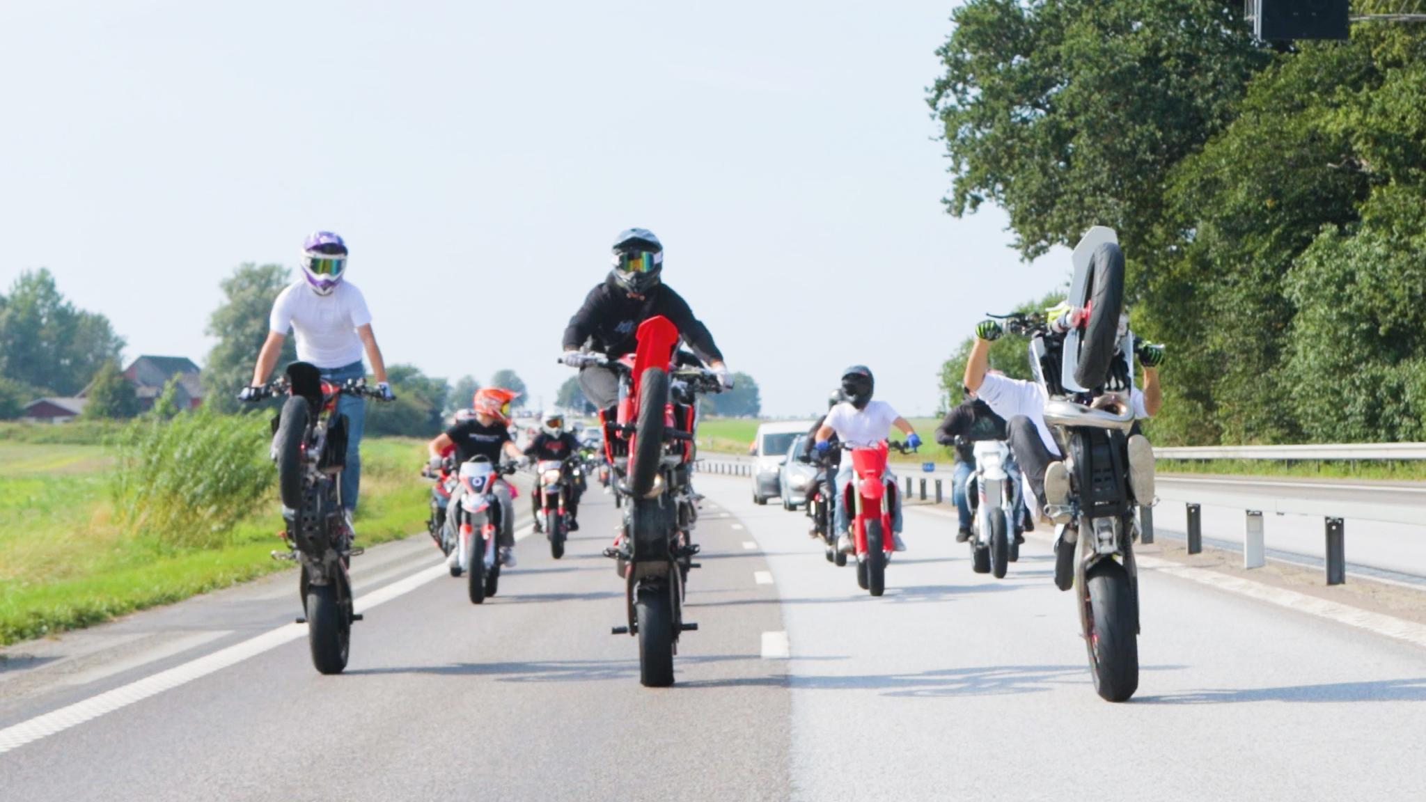 Discovery splash banner for G’s Bike Community Discord server