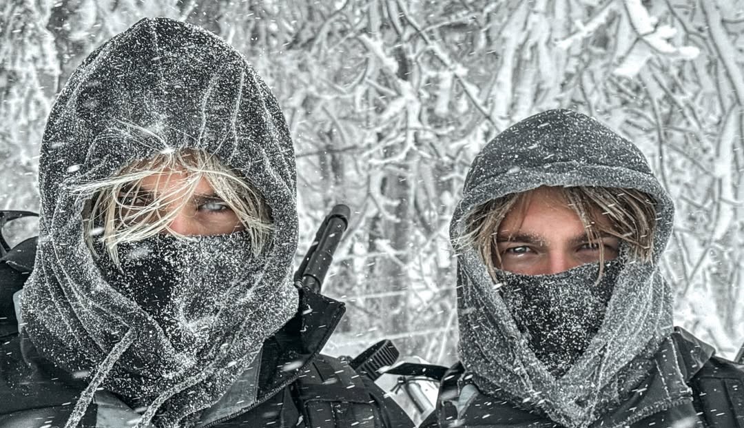 Discovery splash banner for ✦ MoggSanity ✦ Discord server