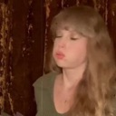 1tayloryouknowhat Discord emoji