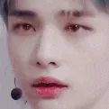 ahyunjinblinkstare