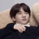 Hyunjin_Bombastic_SideEye