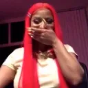 nicki_hold_laugh