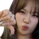 ChaewonThumbsDown