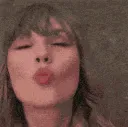 J4_taylorkiss