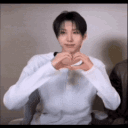 Juwang_hand_heart