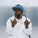 kendricklamarmiddlefinger