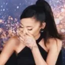 ariana_giggle