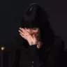 billie_embarrassed