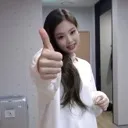 jennie_thumb_up