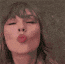 J4_taylorkiss