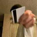 me_dinero_aw Discord emoji