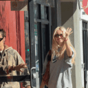 claire_wave animated GIF emoji - Rosinfanz 💘✨🫧