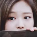 JenniePeek2 JenniePeek2