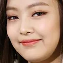 jennie_smirk