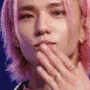 ahyunjinhandkiss