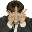 LeeKnowPeaceSign