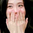 aJisooThumbsUp2