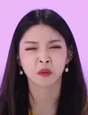 Chungha_midsneeze