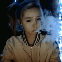 _girlSmoke2