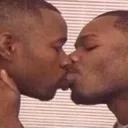 2fellaskissin