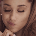 _ariana_hmm Discord Emoji