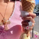  • amour •  Discord Server Icon