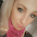 SarahIsSavage's server Discord server icon