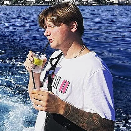 ☆ ℝ𝕃𝕏 ⁻ ᵖʳᵒˢᶜᵉⁿᵉ 𓄀 — мониторинг Discord сервера, статистика и рейтинг