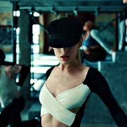 Discovery icon for Ariana Grande Ⳋ᧙ Discord server