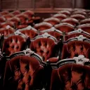 “Qᴜɪᴇᴛ ᴏɴ ꜱᴇᴛ!” — ᴅᴍᴄ ᴀᴄᴛᴏʀ ᴀᴜ Discord Server Icon