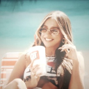 Ʀɛʋօʟʋɨռɢ ʟǟʏօʊȶֆ Discord server icon