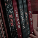 𝕿𝐇𝐄 𝕽𝐈𝐆𝐇𝐓𝐒𝐈𝐃𝐄  𝖀𝐏  ||  17+ Discord server icon