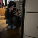 𝕒𝕫𝕚'𝕤 𝕧𝕒𝕦𝕝𝕥 ✦ Discord server icon