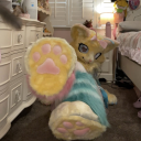 A lonely girl who wants friends...! Discord server icon