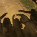 𝐻𝒶𝓃𝑔 𝑜𝓊𝓉 Discord server icon